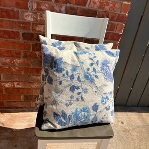 beautiful blue couch pillows